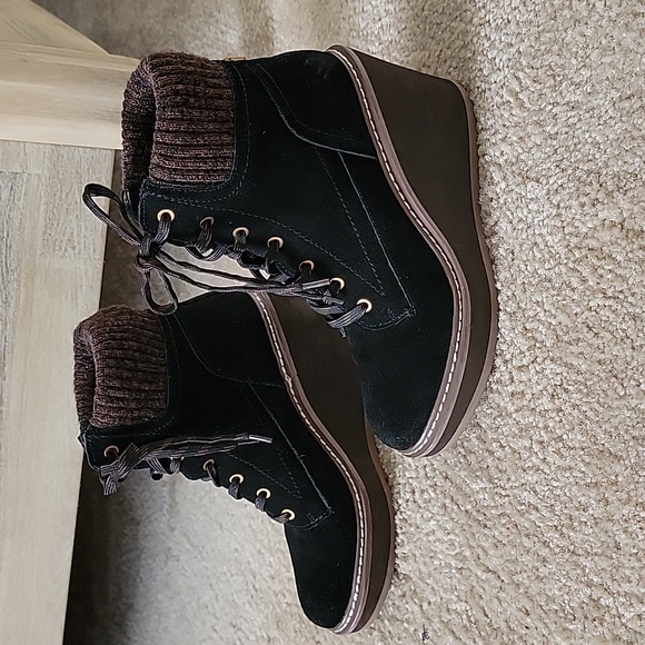 Tommy Hilfiger boots - Picture 3 of 6